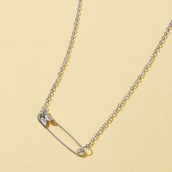 Jewelry - 💕3/$30 Safety Pin Charm Necklace